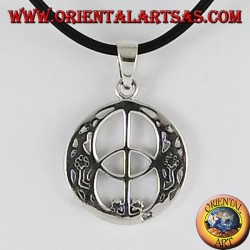 Colgante de plata, el cáliz bien