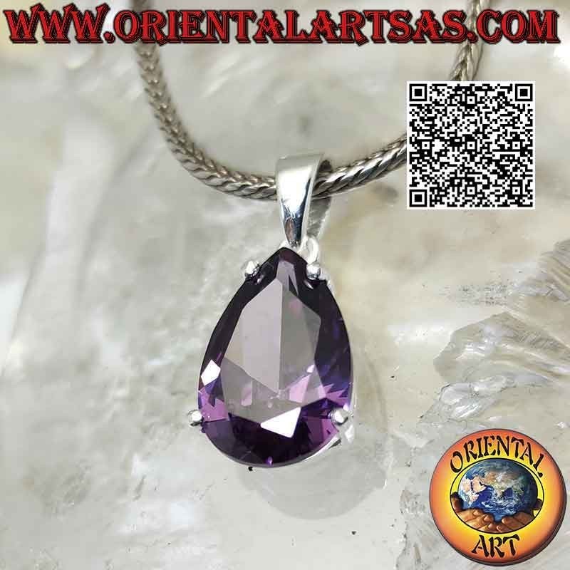 Silberanhänger mit facettiertem synthetischen Amethyst in Tropfenform auf einem glatten Doppelrahmen