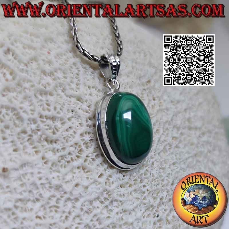 Silver pendant with oval cabochon malachite and smooth edge