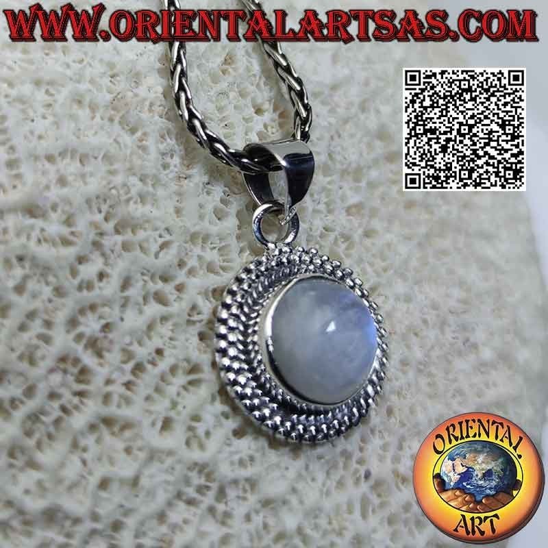 Ciondolo in argento con pietra di luna arcobaleno tonda cabochon contornata da doppia fila di microsfere alternate