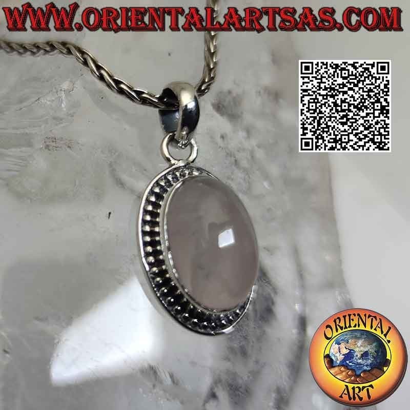 Ciondolo in argento con quarzo rosa ovale cabochon contornato da una fila di microsfere lisce (15x12)