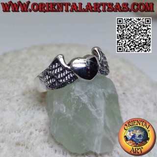 Anillo de plata, corazón con alas (símbolo de elevación al cielo)