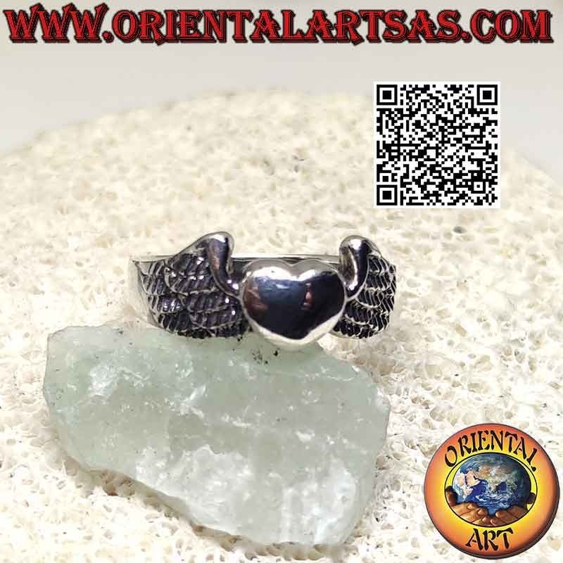 Anillo de plata, corazón con alas (símbolo de elevación al cielo)