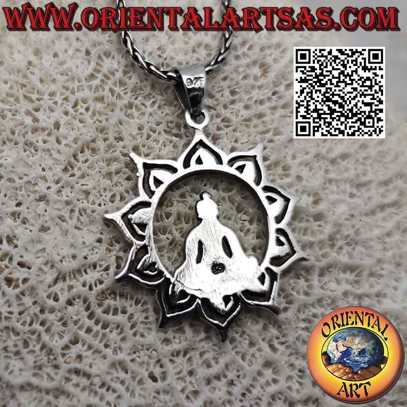 Ciondolo in argento liscio, Buddha in meditazione nel fiore di loto