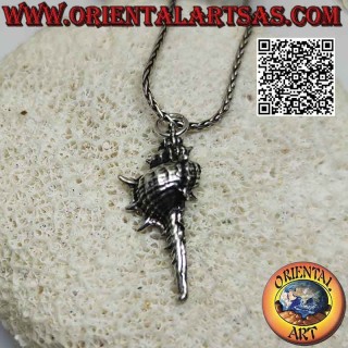 Colgante de plata en forma de concha la tofa (instrumento musical y símbolo de fertilidad)