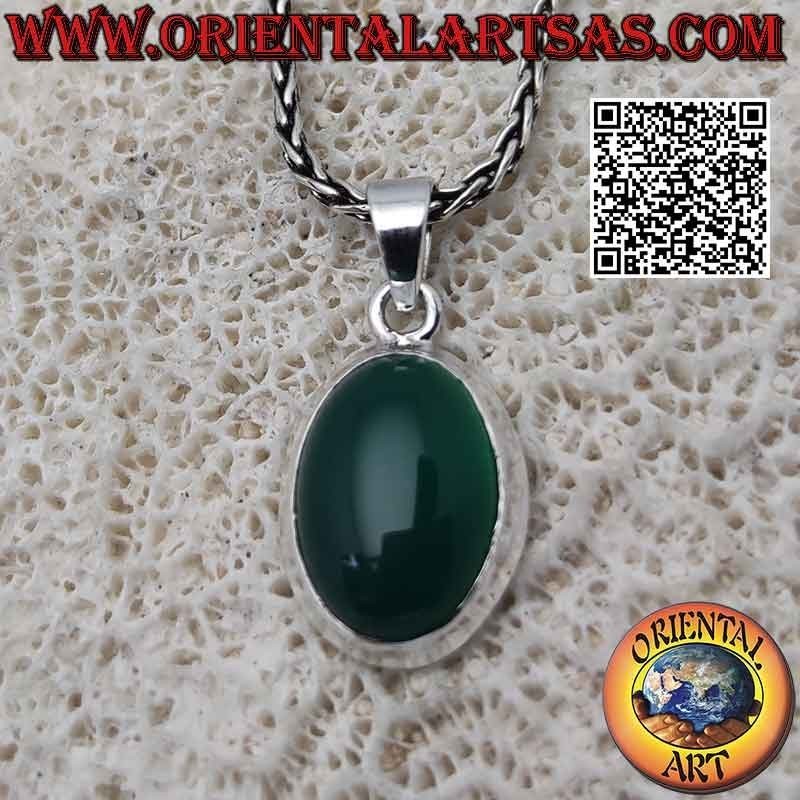 Colgante de plata con cabujón ovalado de ágata verde en engaste sencillo liso