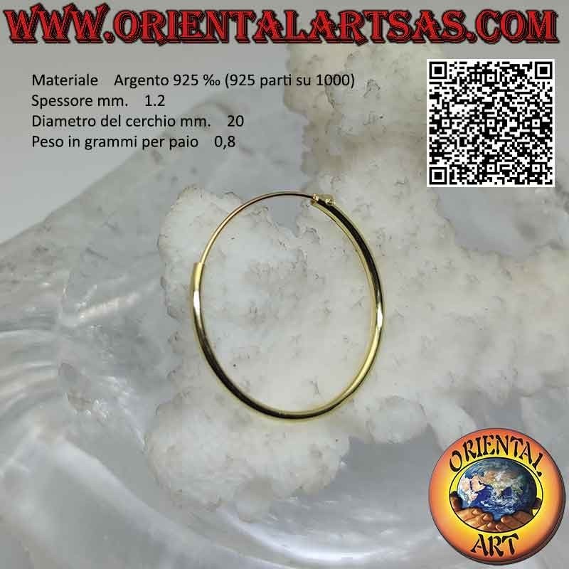 Boucles d'oreilles créoles lisses en argent plaqué or de 1,2 mm d'épaisseur