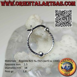 Orecchini in argento 925‰, cerchio lavorato a fascette con pallina da 4 mm centrale (leva)