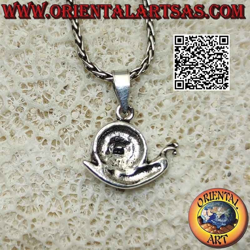 Smooth silver pendant in the shape of a snail or snail in profile