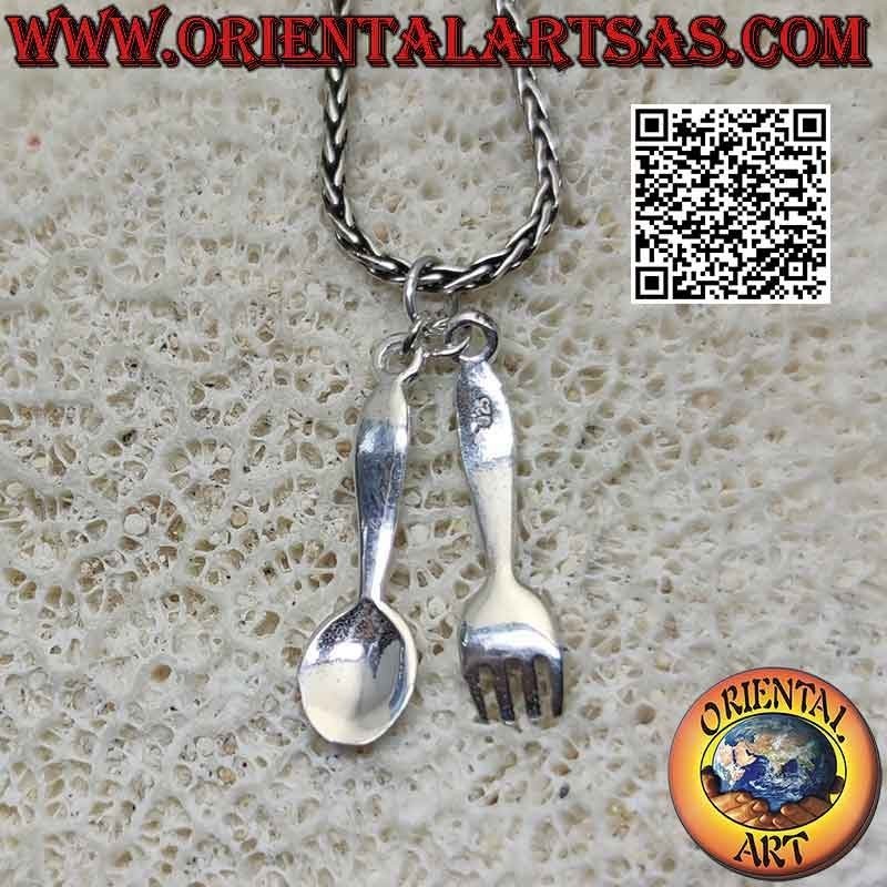 Colgante de plata lisa, cuchara y tenedor