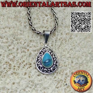 Colgante de plata con cabujón gota turquesa y decoración en "S" o bajorrelieve griego