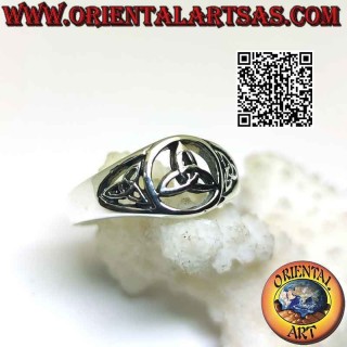 Round perforated silver ring with central and side triquetra