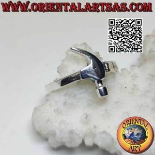 Smooth silver hammer-shaped ring