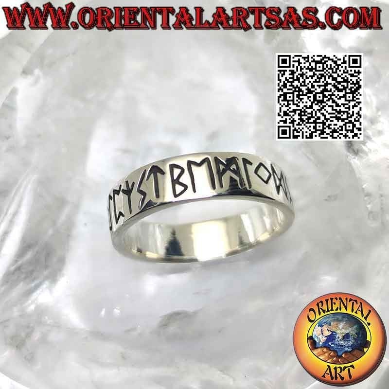Bague en argent à bande lisse de 6 mm de large. avec runes celtiques gravées