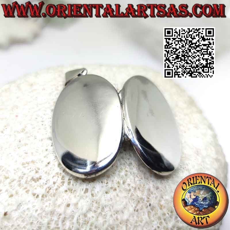 Flat smooth oval silver photo frame pendant (34x22)