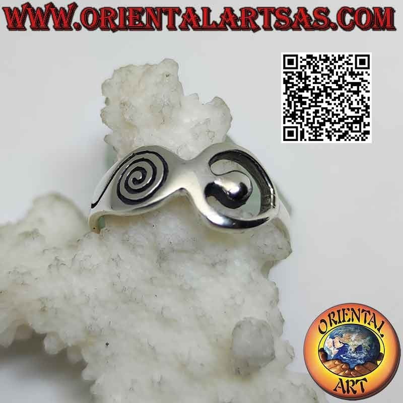 Anello in argento liscio, la dea Madre "Aradia"