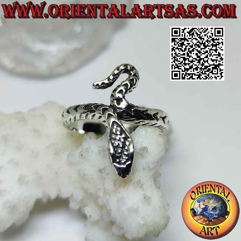 Bague en argent en forme de serpent gravée en mouvement sinueux (un tour)