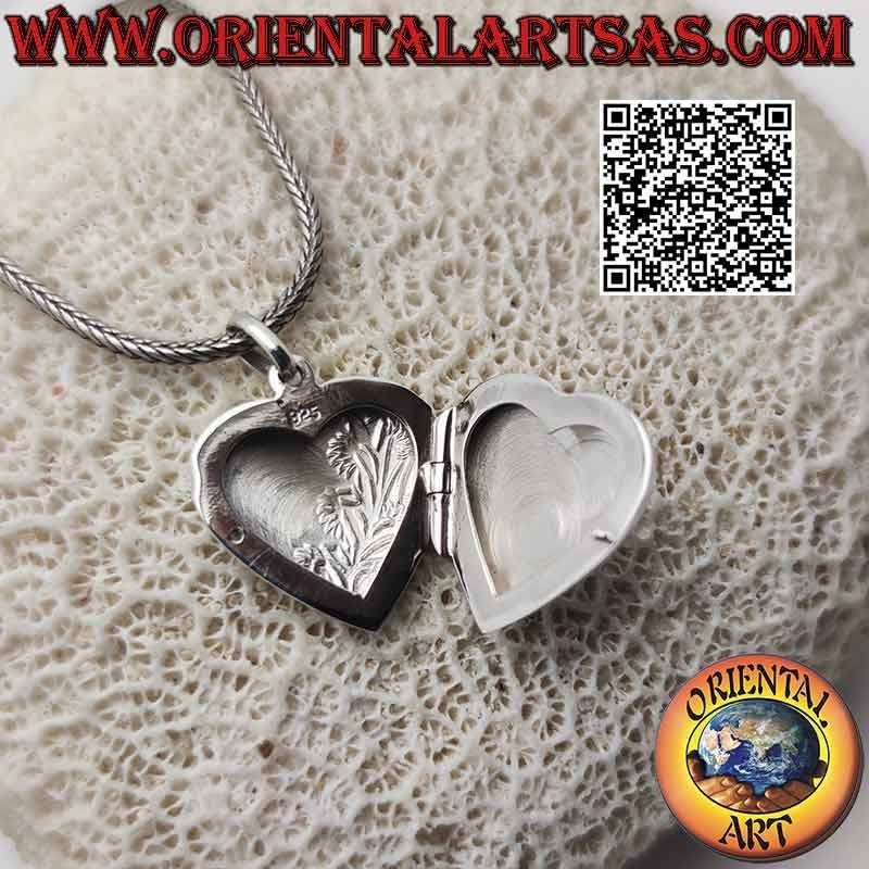 Flat Smooth Heart Shape Silver Photo Pendant with Floral Engraving on Half (20 * 20)