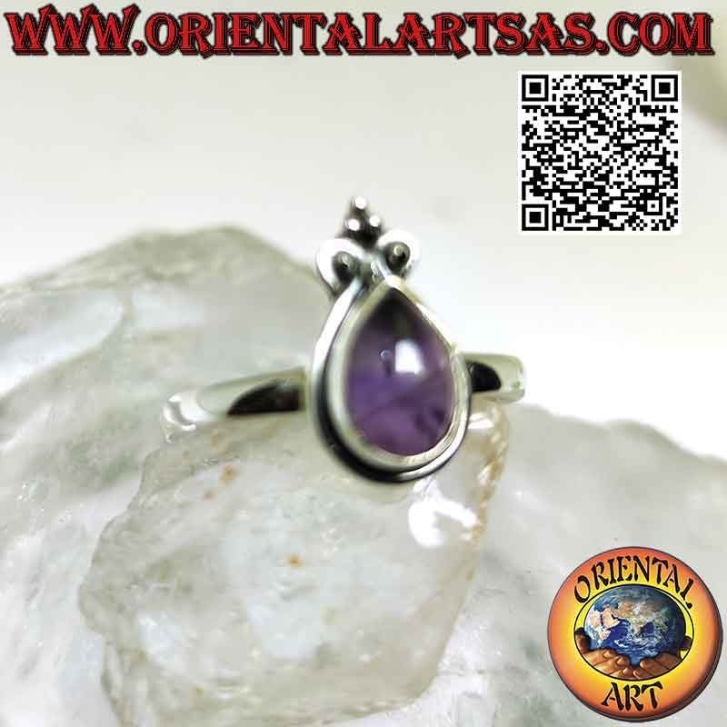 Silberring mit Cabochon-Tropfen-Amethyst, glattem Rand und Kronenlilie