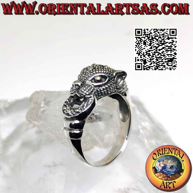 Silver ring, leopard head grabbing a ring
