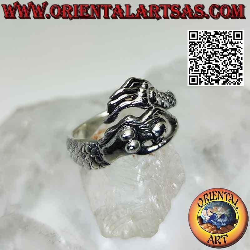 Anello in argento liscio, la sirena avvolgente e seducente