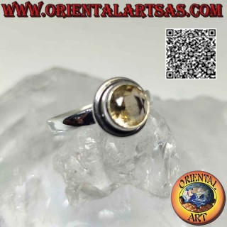 Anello in argento con topazio (quarzo citrino) sfaccettato tondo e bordo liscio