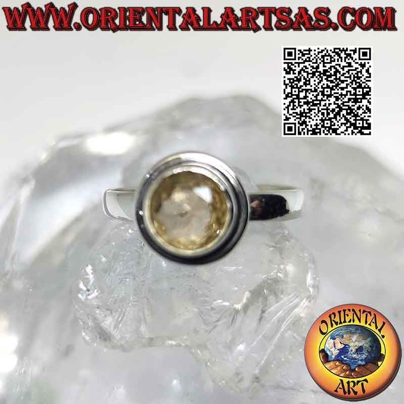 Silver ring with round faceted citrine quartz and smooth edge