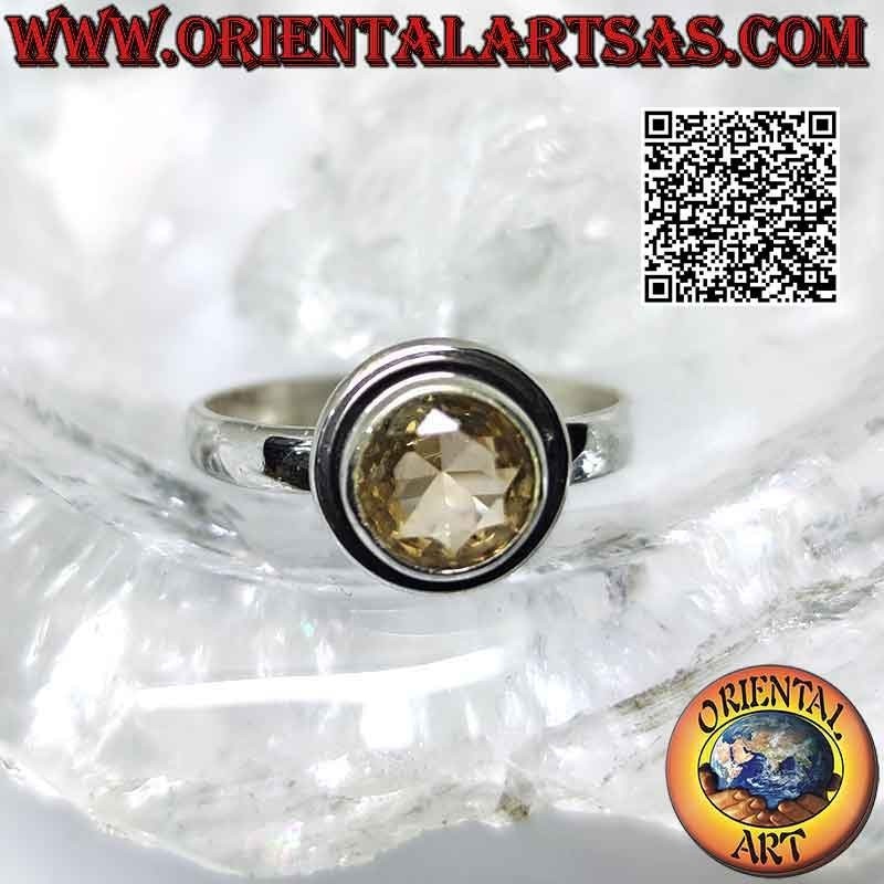 Silver ring with round faceted citrine quartz and smooth edge