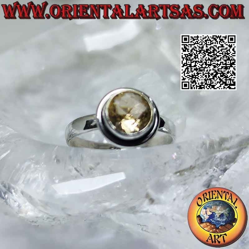 Silberring mit rund facettiertem Citrinquarz und glattem Rand