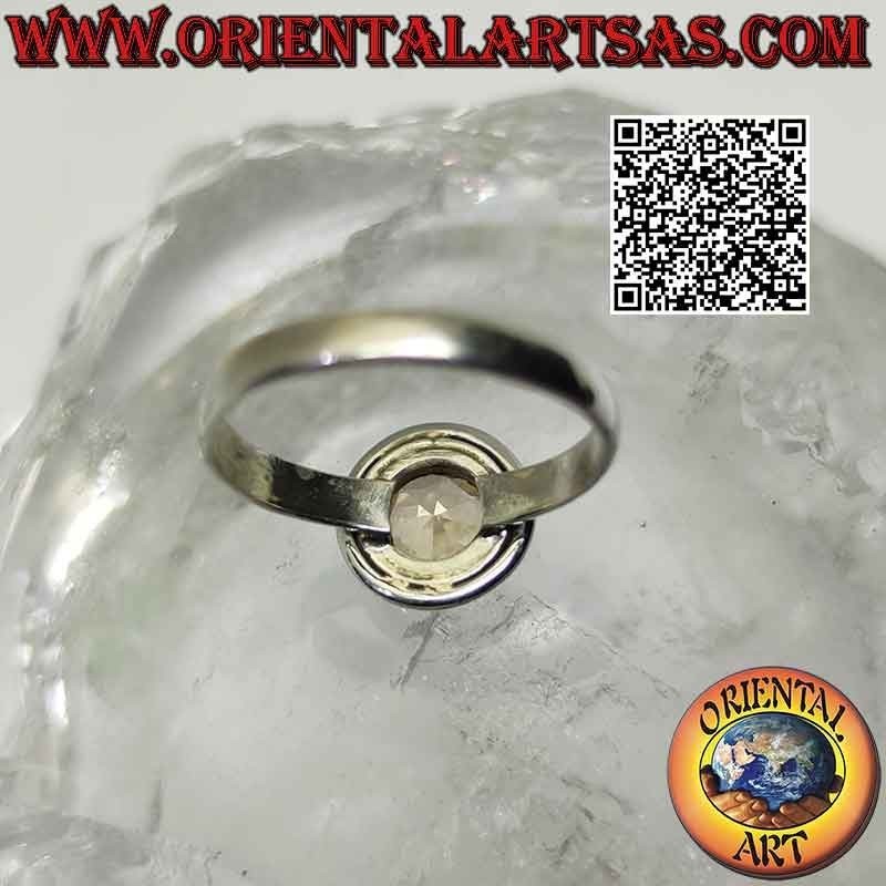 Bague en argent avec quartz citrine rond facetté et bord lisse