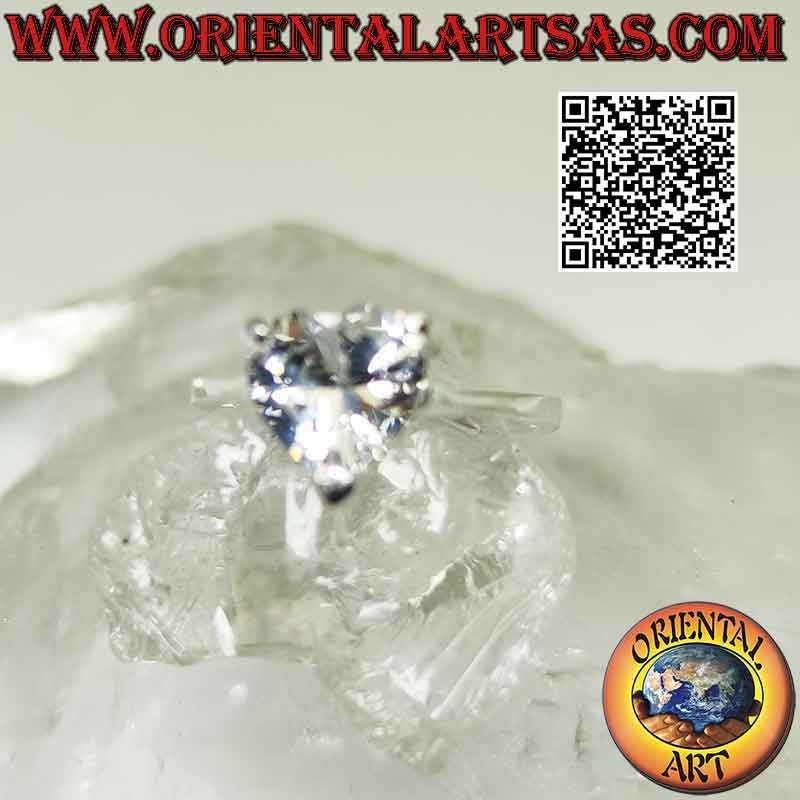 Anello in argento rodiato con zircone bianco a cuore incastonato rialzato e traforo sottostante