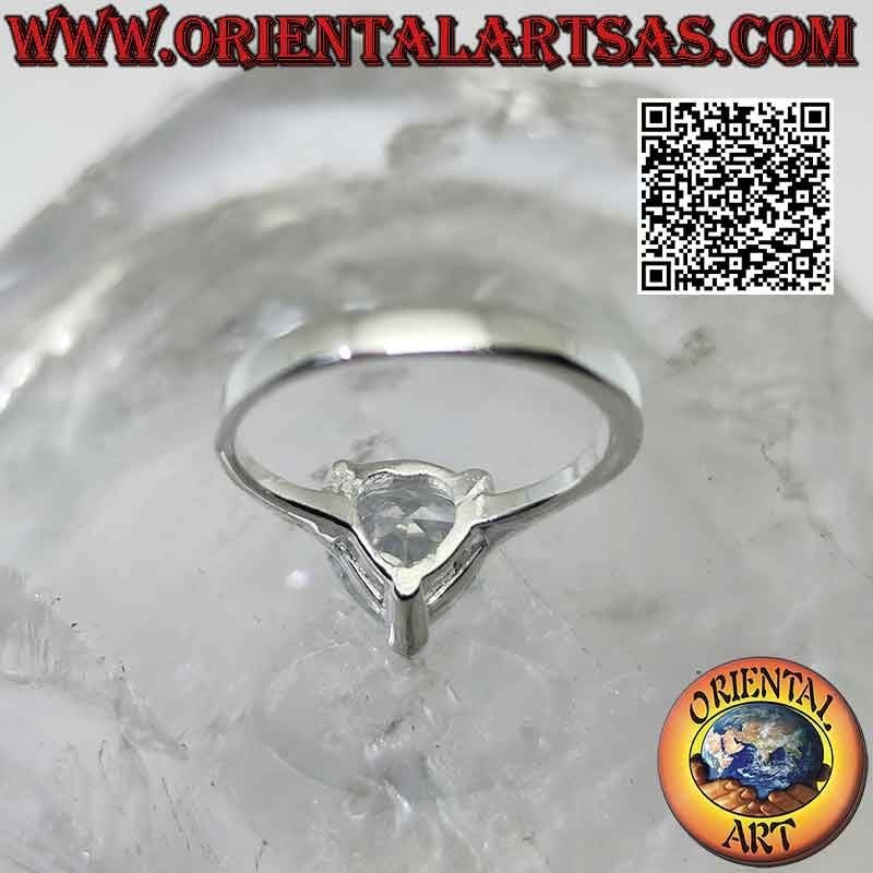 Anillo de plata con baño de rodio con circonita blanca en relieve y abertura subyacente