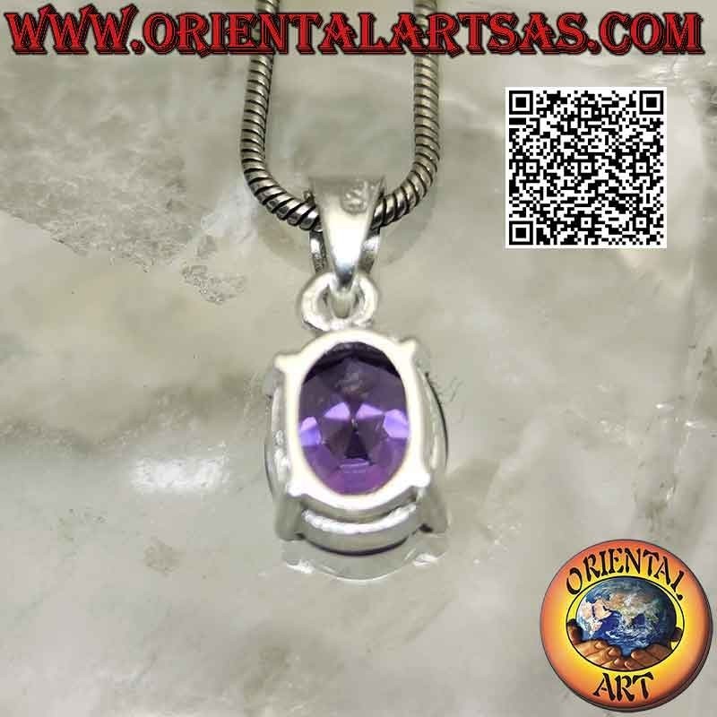 Colgante de plata con amatista sintética facetada ovalada engastada en doble engaste liso