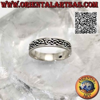 Anillo de banda de plata de 5 mm. con tejido celta infinito grabado