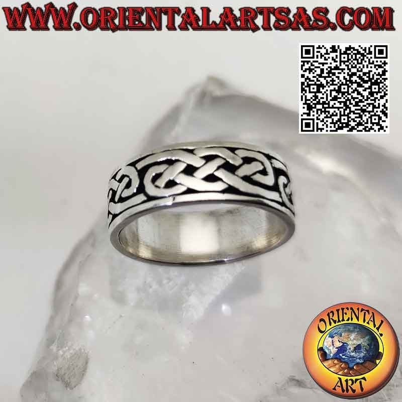 Bague en argent de 8 mm. au tissage celtique infini souvent gravé