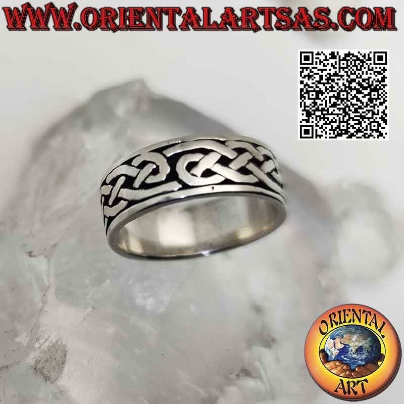 Anello in argento a fascia da 8 mm. con intreccio celtico infinito spesso inciso
