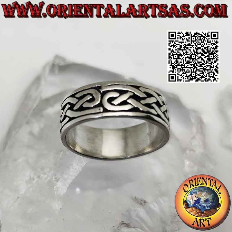 Anello in argento a fascia da 8 mm. con intreccio celtico infinito spesso inciso