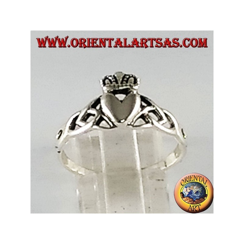 Silver ring Claddagh Irish Love loyalty and friendship