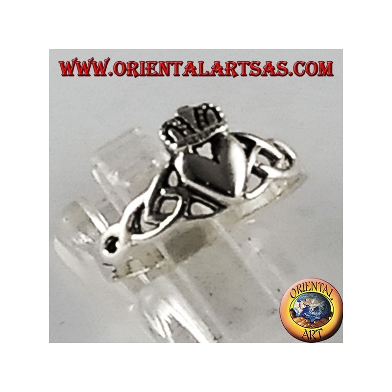 anillo de plata de la lealtad de Claddagh del irlandés del amor y la amistad