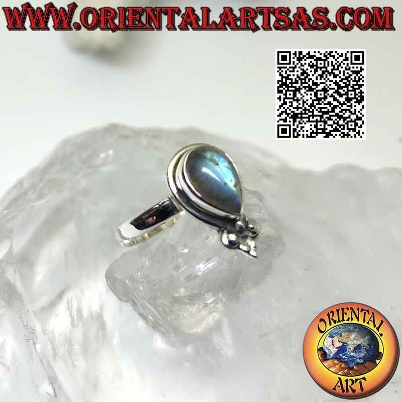 Anillo de plata con labradorita lágrima y lirio corona