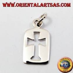 sculpté pendentif croix dans une plaque d'argent
