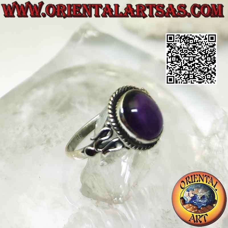 Bague en argent avec cabochon ovale améthyste et serpentine sur les côtés
