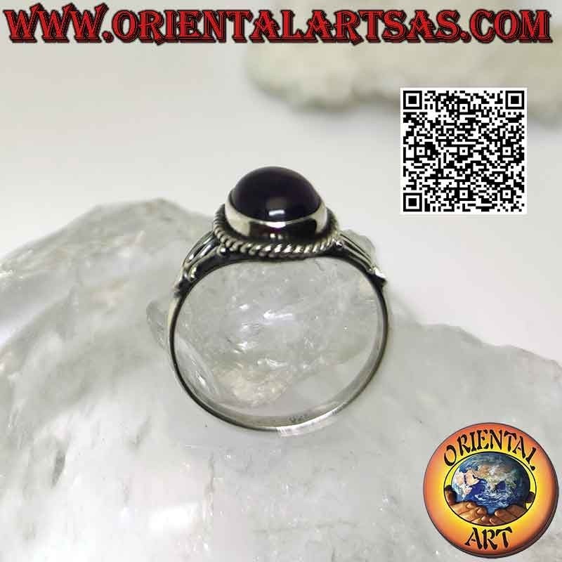 Silberring mit ovalem Cabochon-Amethyst und Serpentin an den Seiten