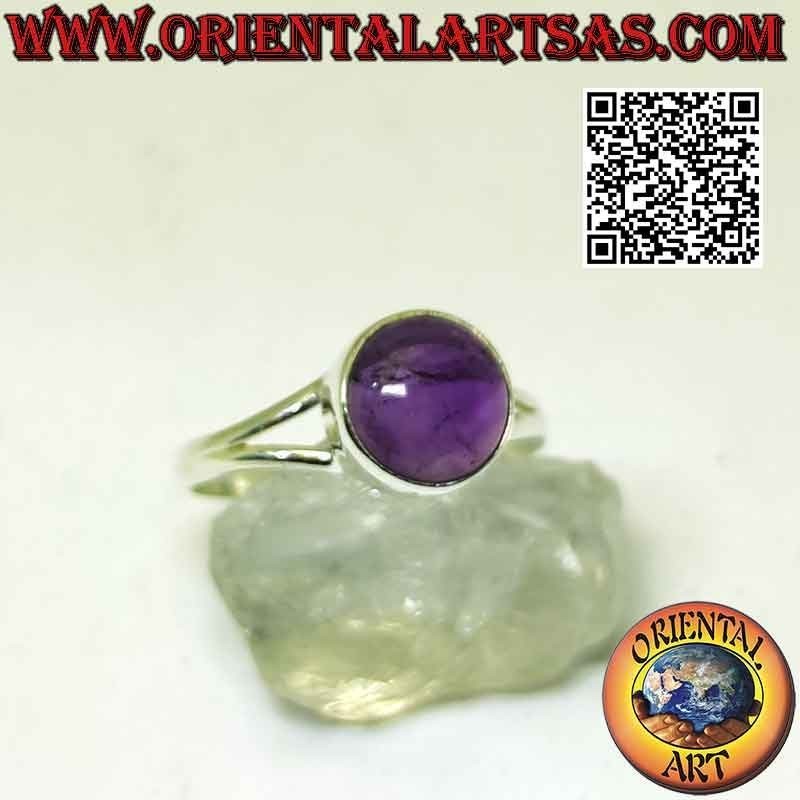 Silberring mit rundem Cabochon-Amethyst auf glatter Fassung