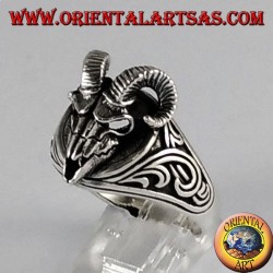 Silver ring ramskull