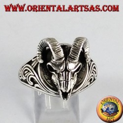 Silver ring ramskull