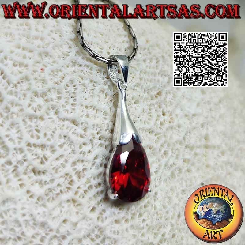 Ciondolo in argento con granato sfaccettato ovale e gancio allungato