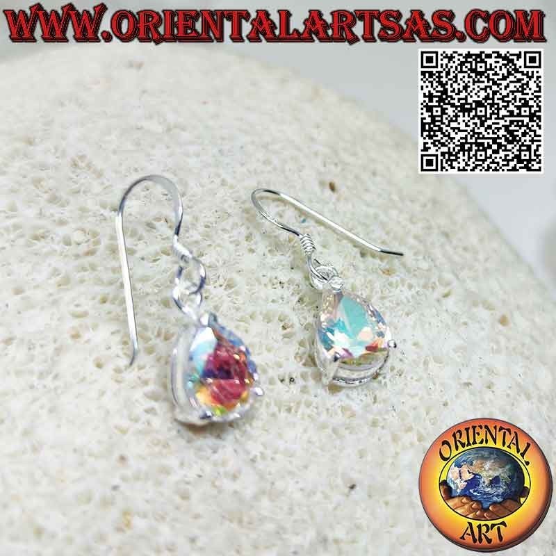 Ohrringe aus 925 ‰ Silber mit regenbogenfacettiertem Zirkon in Tropfenform