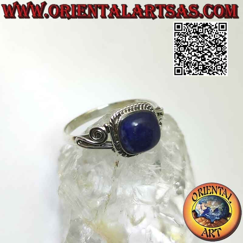 Anillo en plata y lapislázuli rodeado de entrecruzamiento asimétrico y espiral