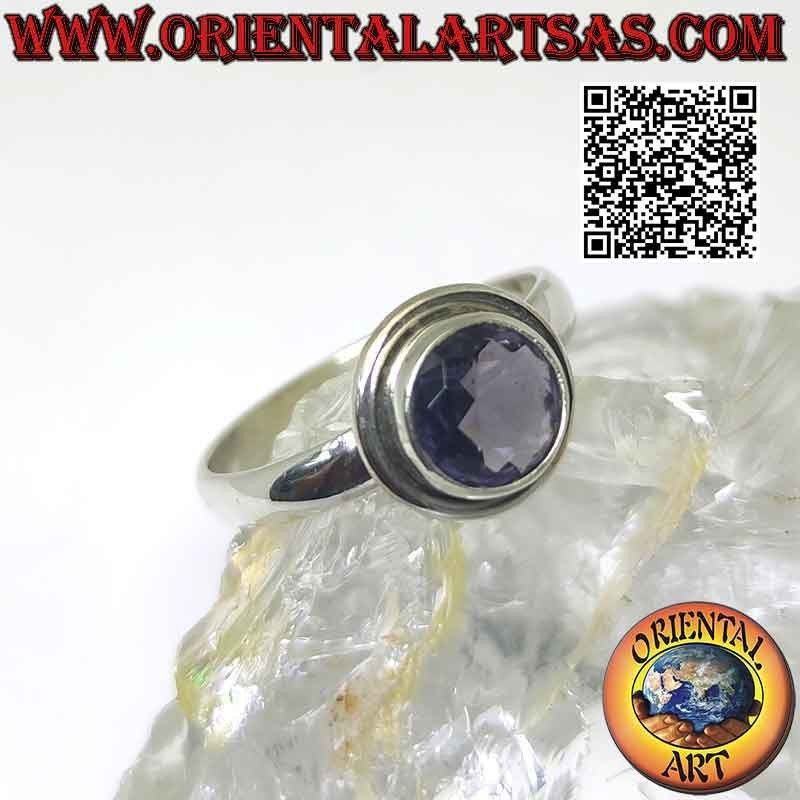 Silberring mit erhabenem facettiertem rundem Amethyst und Rand